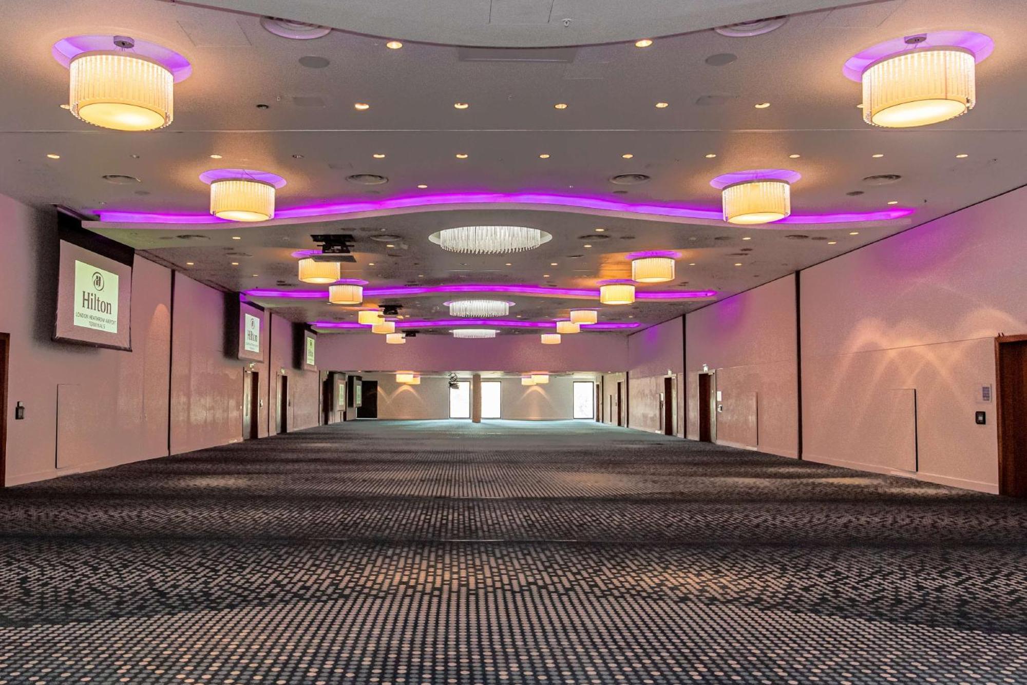 Hilton London Heathrow Airport Terminal 5 Hotel Hillingdon Exterior foto